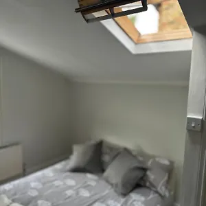 Cozy Double And Triple In Greenwich Homestay