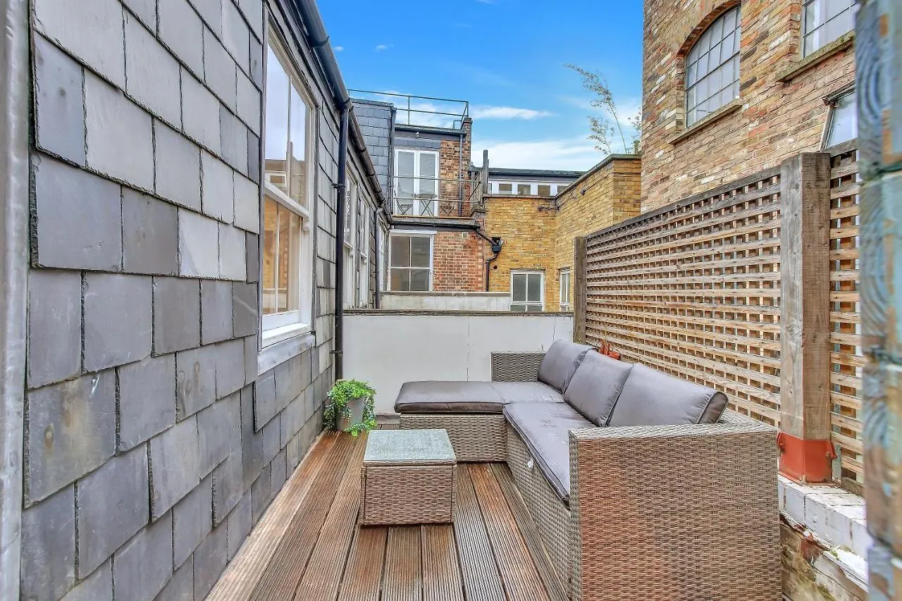 Stunning Shoreditch Loft Warehouse Style Apartment London